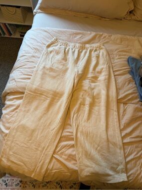 Women XLG sweatpants, color cream! Perfect for fall!